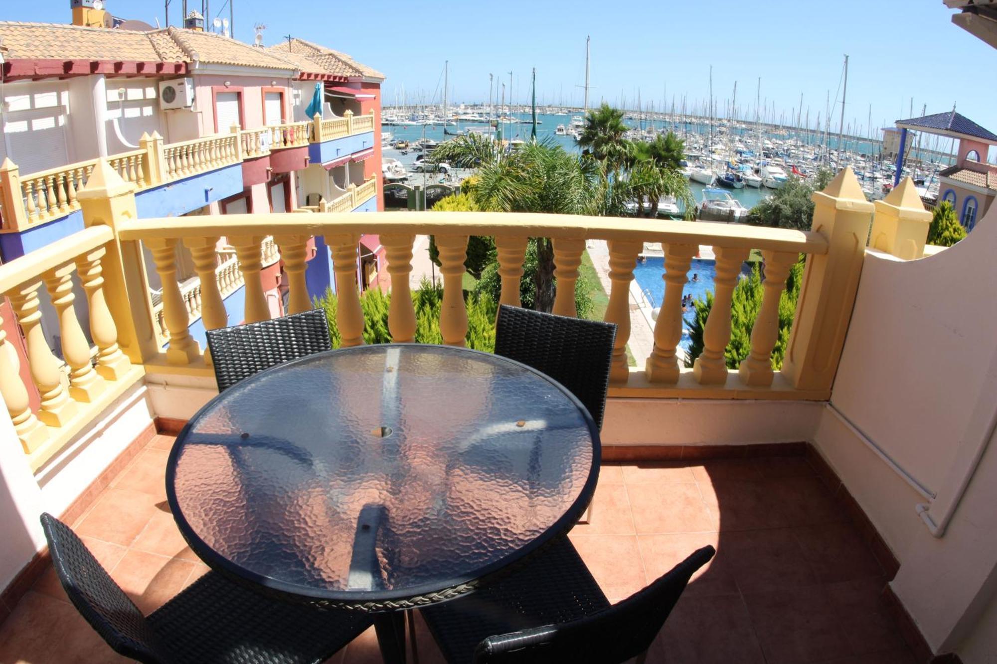 טורבייחה Apartamentos Marina Internacional מראה חיצוני תמונה