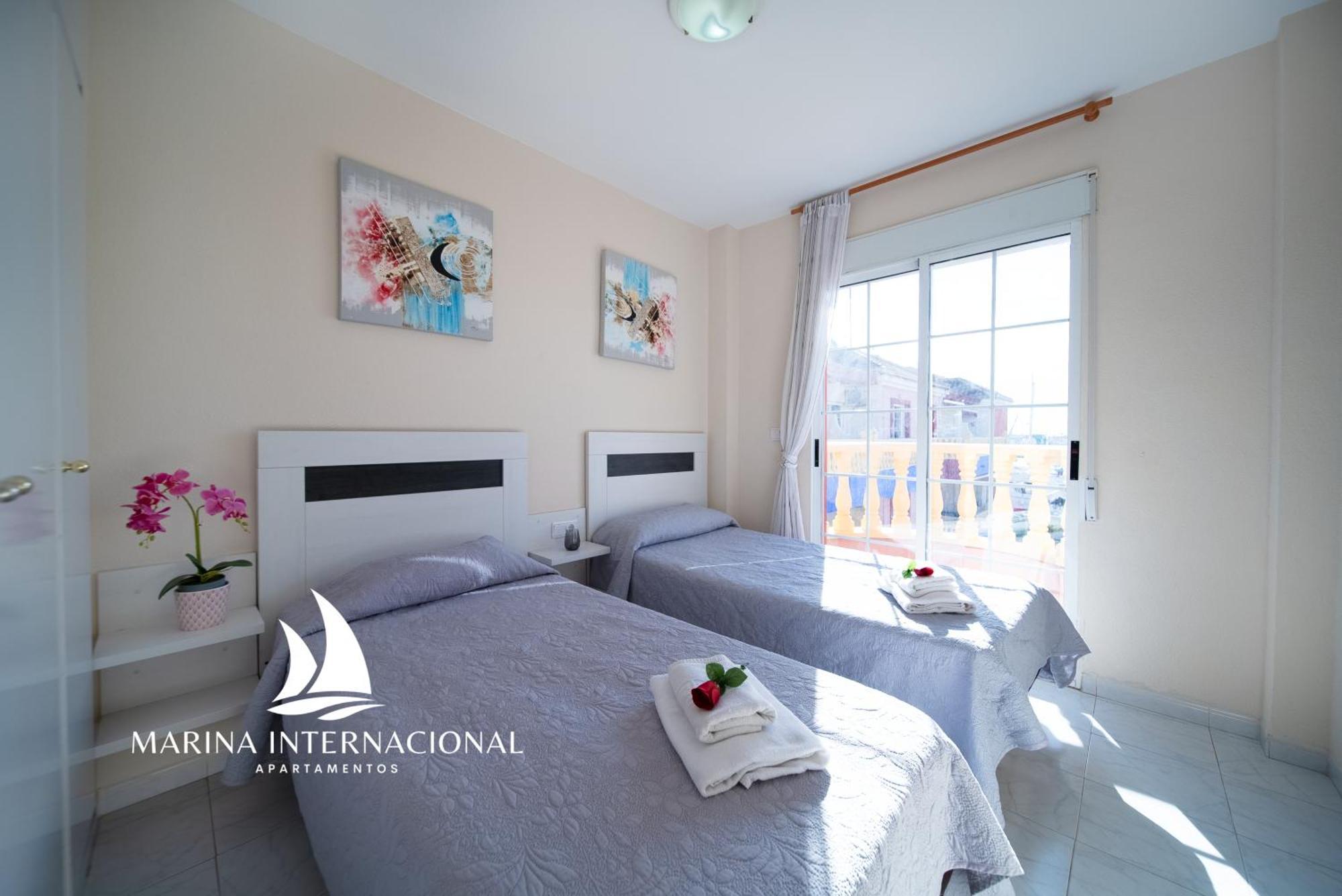 טורבייחה Apartamentos Marina Internacional מראה חיצוני תמונה